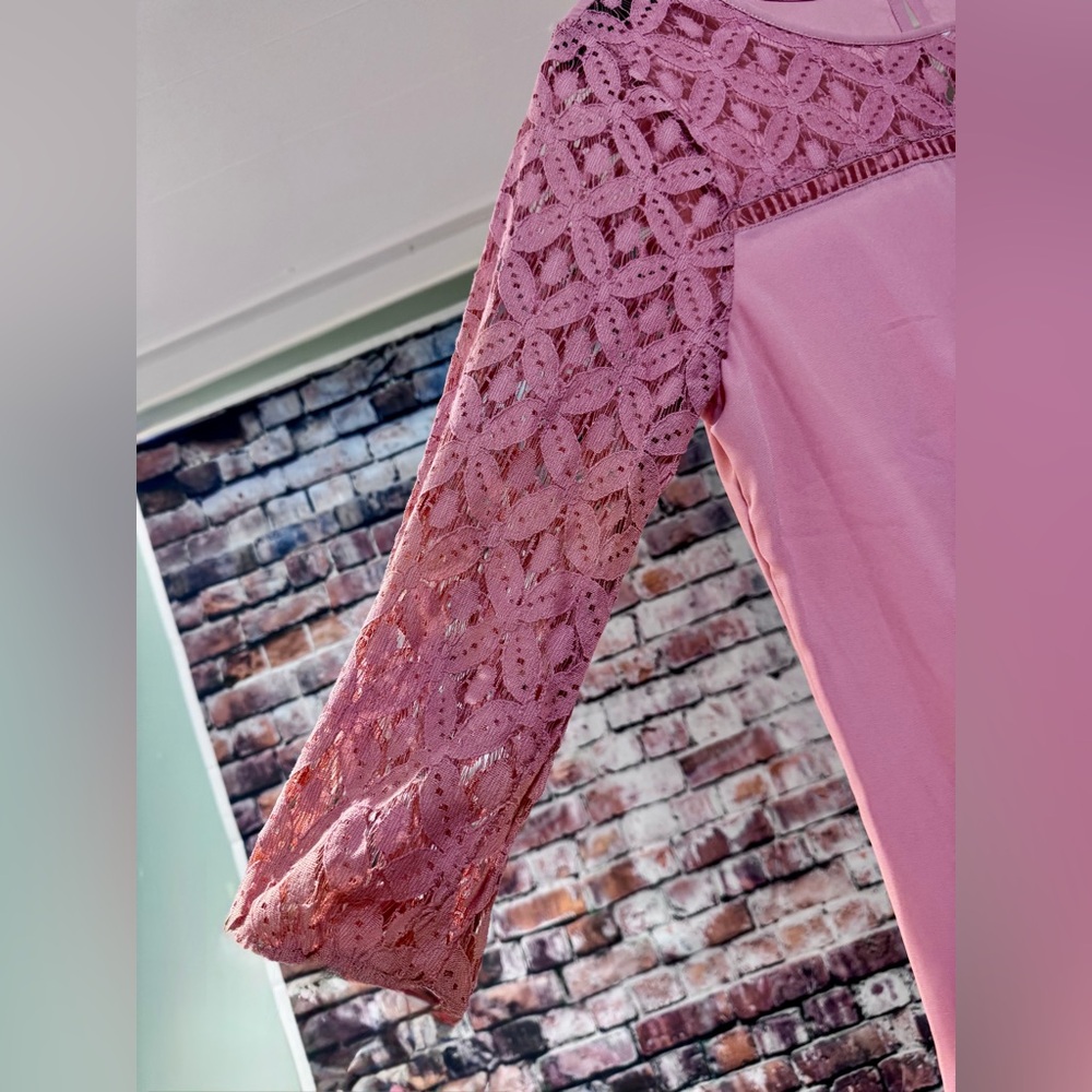 Daytrip (Buckle) Rose Dawn Lace Blouse – Size Medium (NWT) - Picture 4 of 4